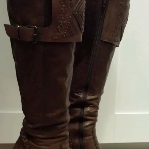 ISO: Boots like these! - Picture 2 of 2